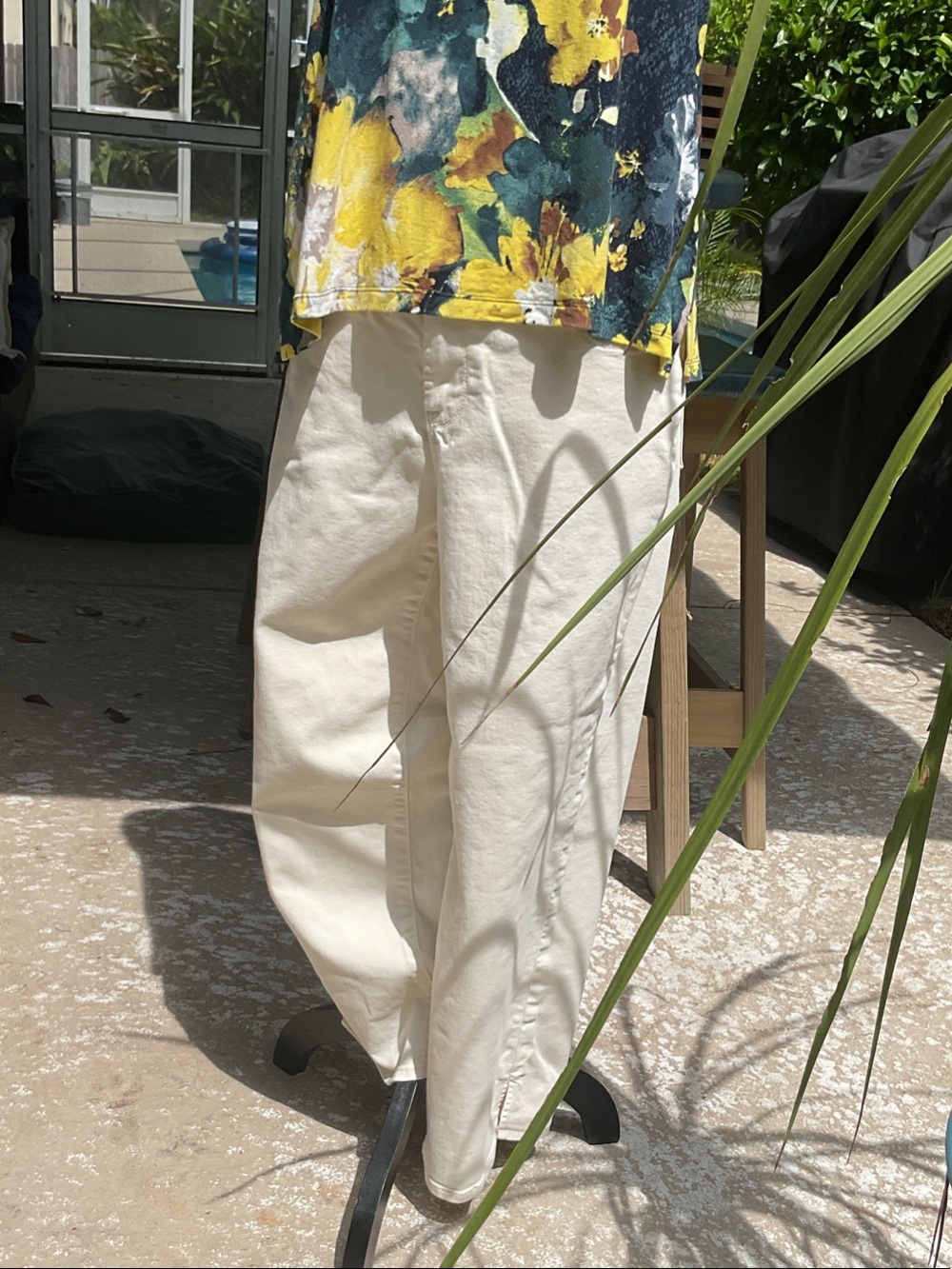 Chico's Cream Cropped Ankle Jeans